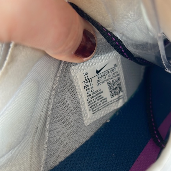 Nike white black blue zoom gravity athletic running shoes women’s size 11 - Picture 9 of 9